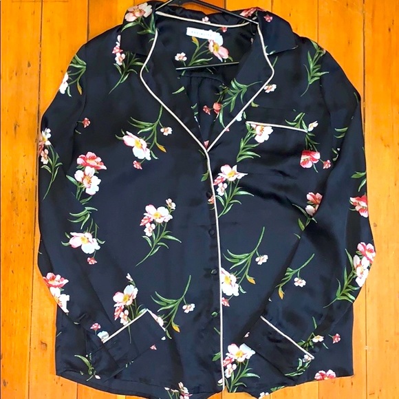 Floral button down top - Picture 2 of 3